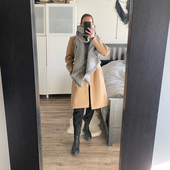 Chunky Grey Scarf/Wrap - Picture 2 of 3